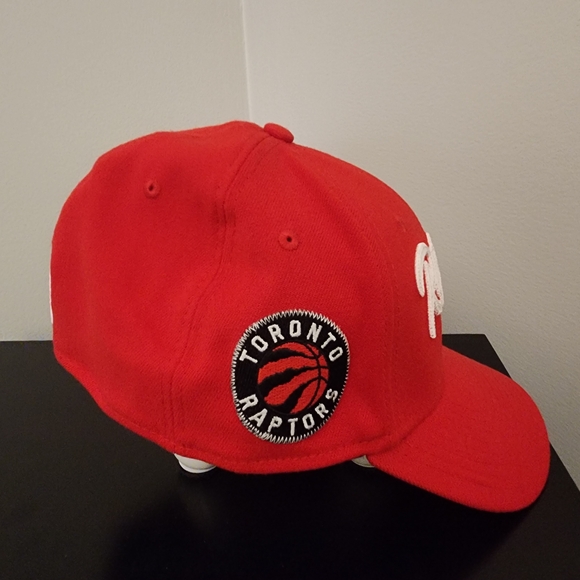 NBA Toronto Raptors Women's Red Hat - Picture 4 of 5